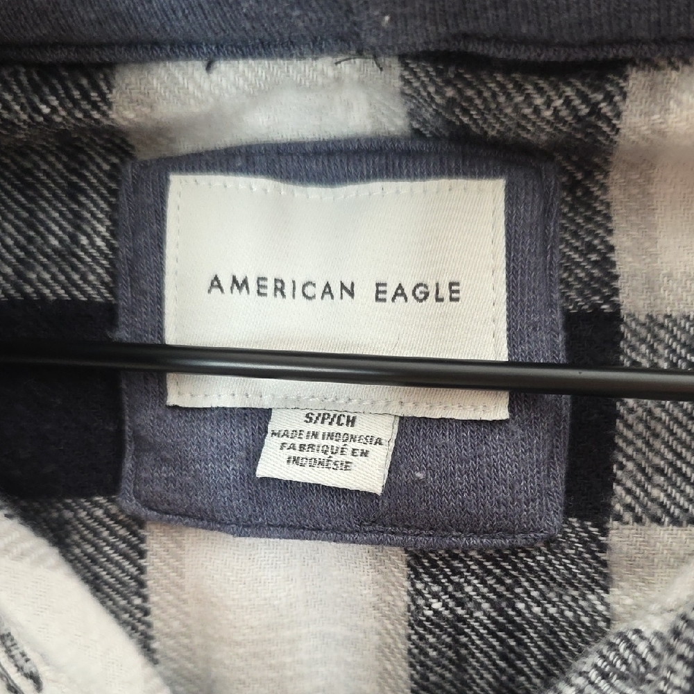 AE Cozy Cabin Cropped Hoodie Flannel Shirt Black White Plaid Distressed S Grunge - Picture 4 of 13